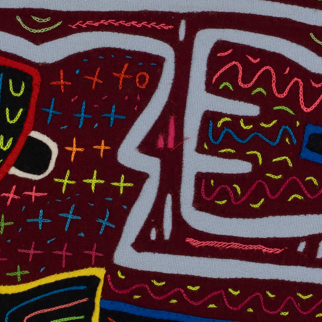 Traditional Red And Blue Look Mom Muscles Mola