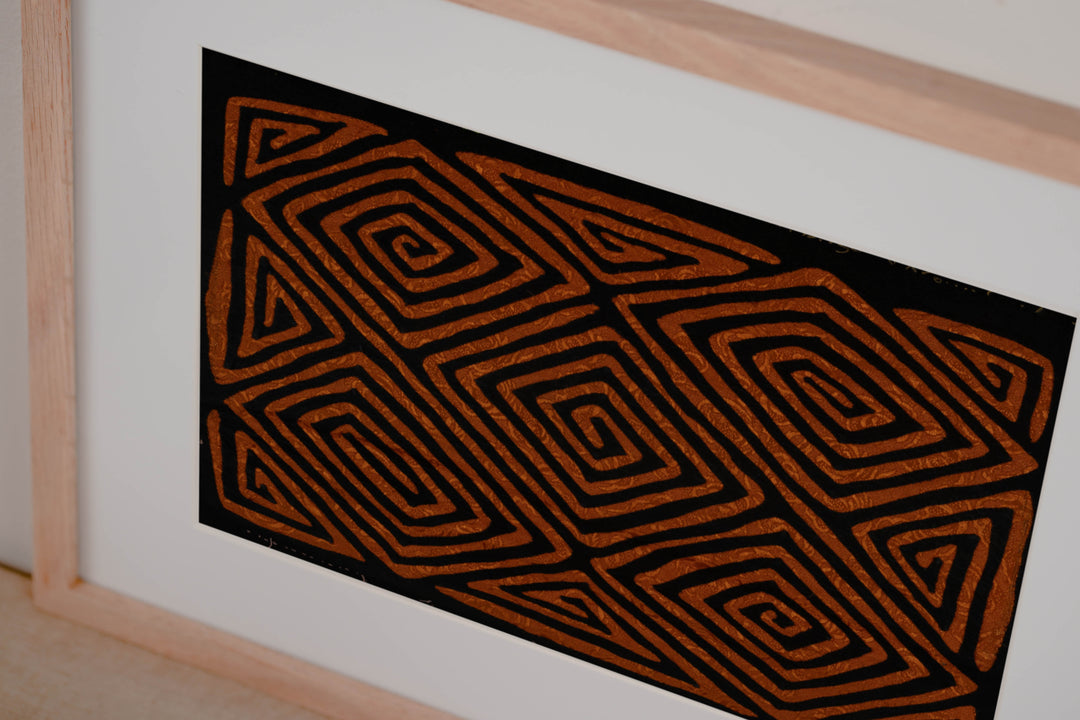 Black And Gold Classic Design Mola
