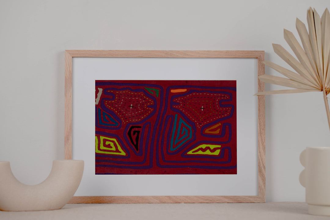 Vintage Red Speaking Out Of Both sides Of Mouth Mola