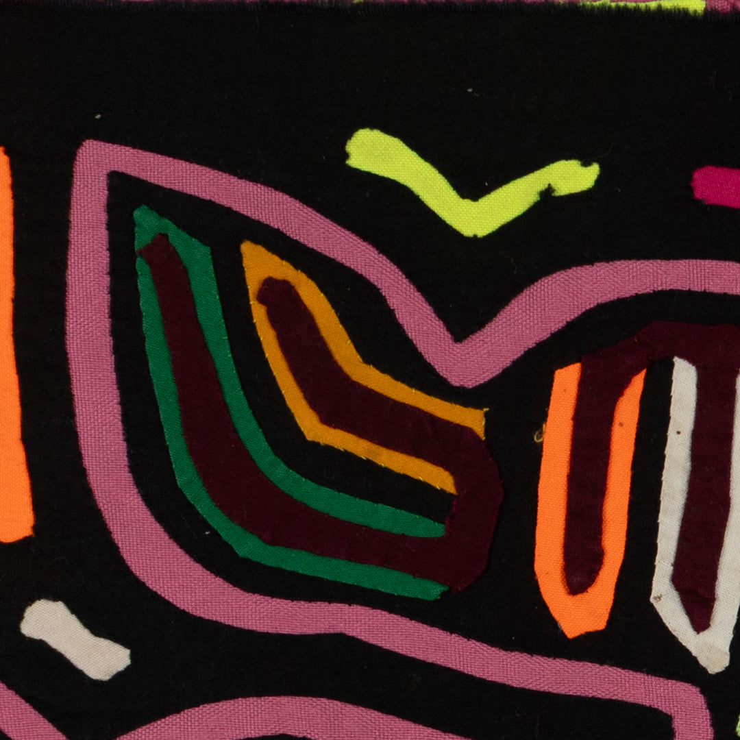 Traditional Black And Purple Big Beak Bird Mola