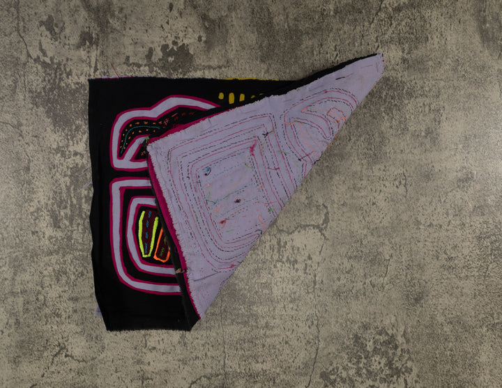 Black Red And Blue Optical Illusion Bird Mola