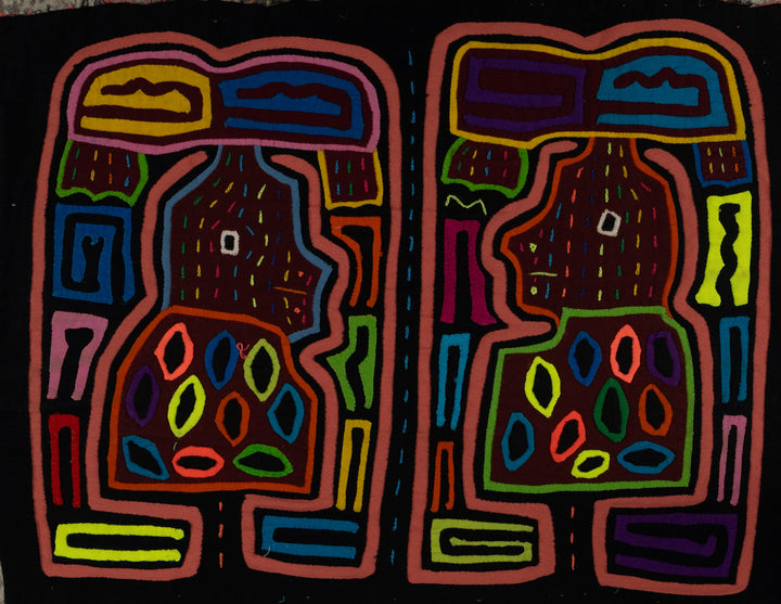 Classic Design Pink And Black Basket Head Mola