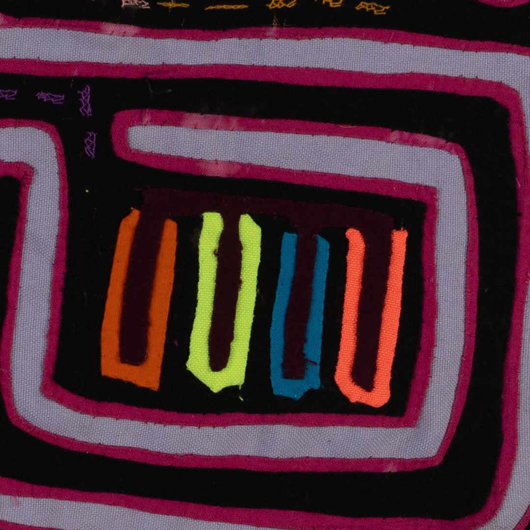 Black Red And Blue Optical Illusion Bird Mola