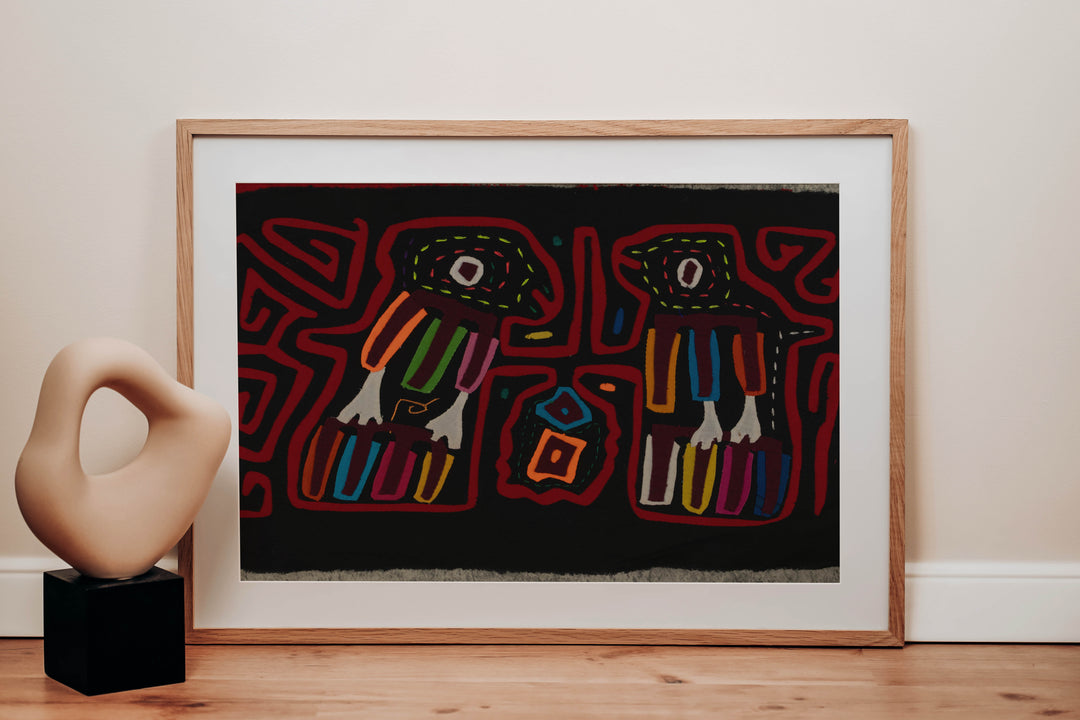 Classic Black And Red Bird Mola