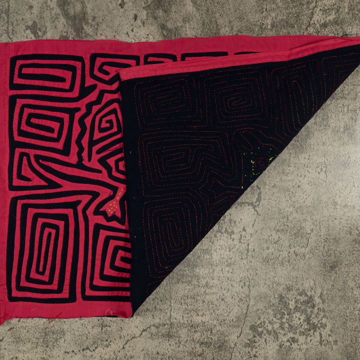 Traditional LARGE Black And Red Jungle Gecko Mola