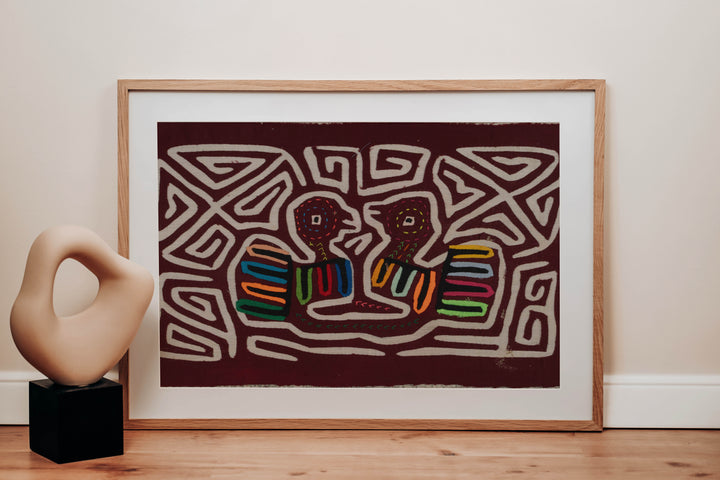 Traditional Burgundy And White Talking Chick Mola