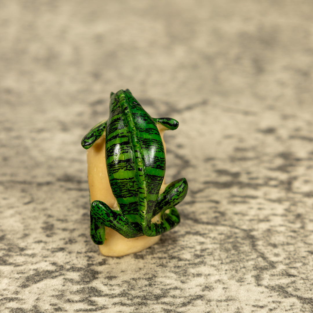 Green Iguana Lizard Tagua Nut Carving