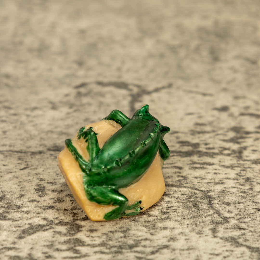 Green Iguana Lizard Tagua Nut Carving