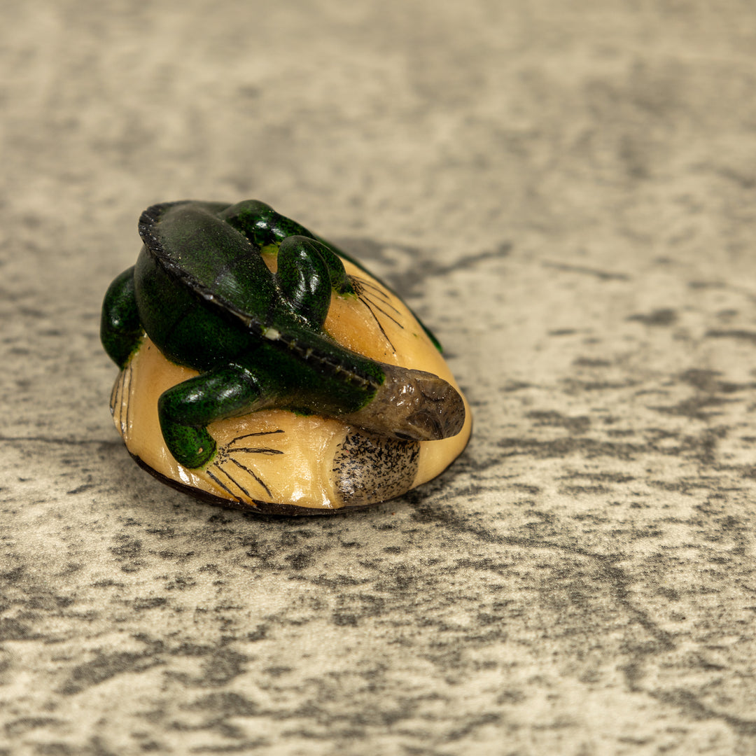 BARGAIN Green Iguana Lizard Tagua Nut Carving