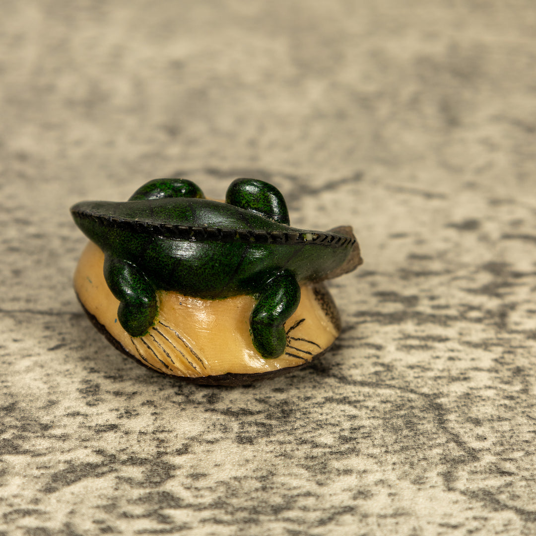 BARGAIN Green Iguana Lizard Tagua Nut Carving