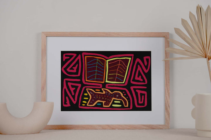 Pink And Black Classic Design Mola