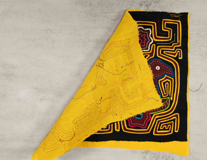 Black And Gold Swan Lake Bird Mola