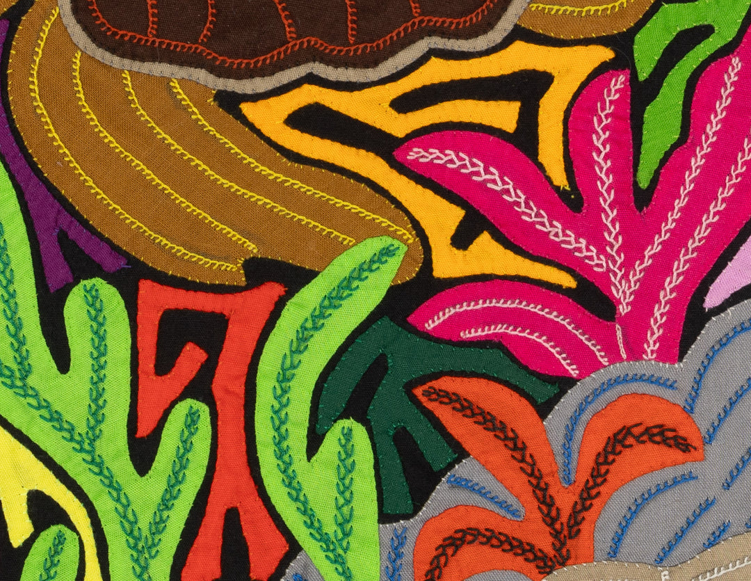 Underwater Turtle And Fish Mola