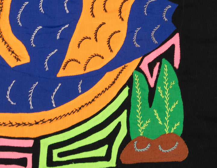 Blue And Gold Tropical Angel Fish Mola