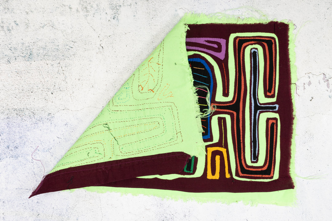 Parrot Bird on Swing Mola