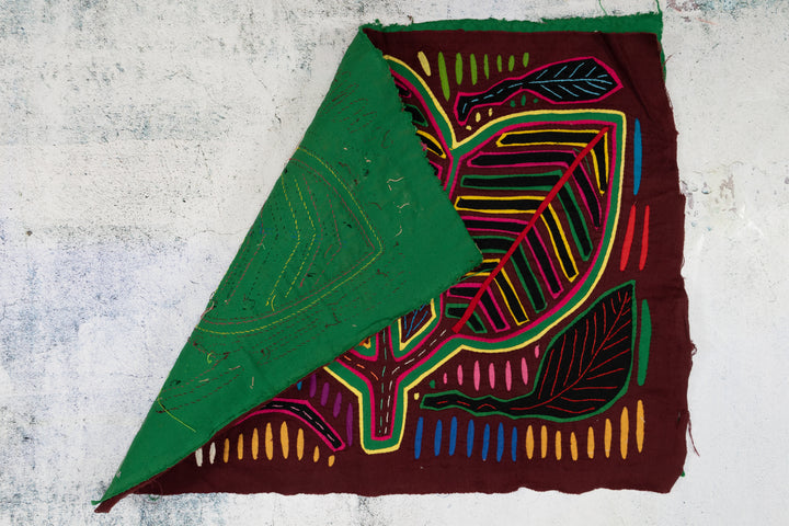 Canada Canuck Cloverleaf Mola