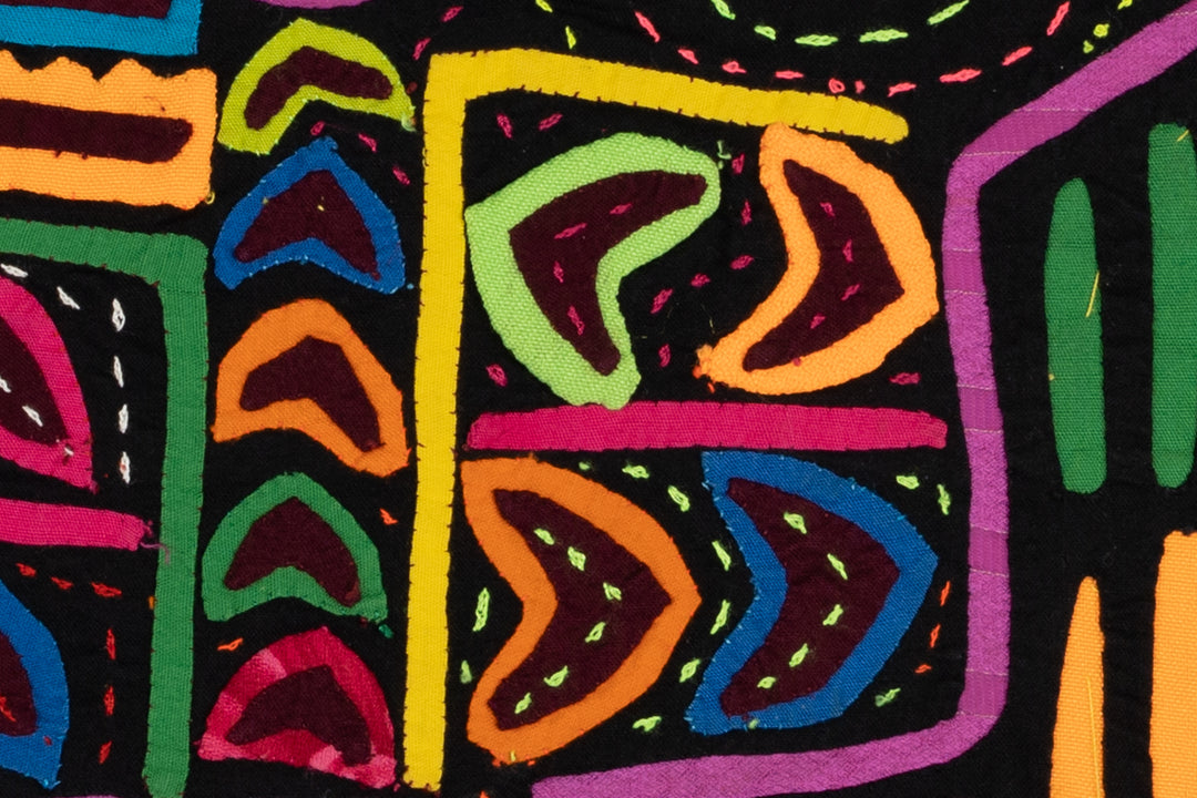 Vintage Black and Purple Puppy Dog Mola