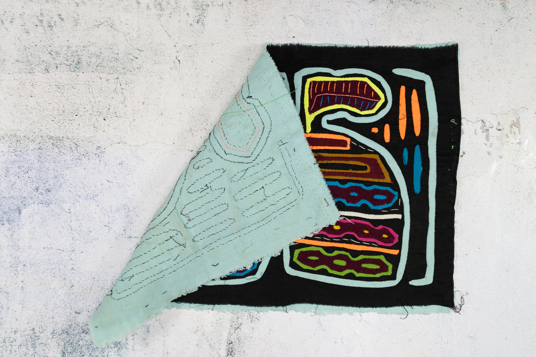 Tropical Mangoes with Leaves Mola