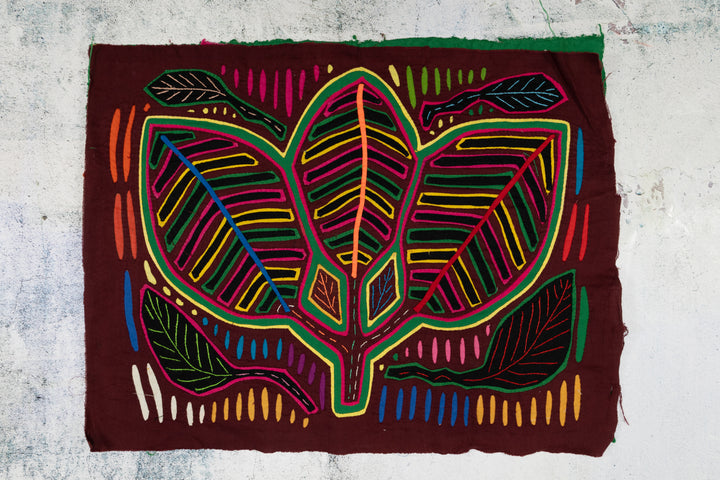 Canada Canuck Cloverleaf Mola