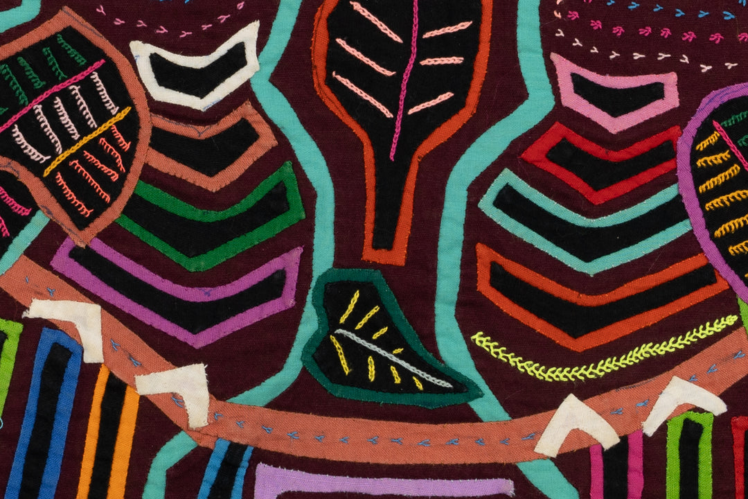 Birdie on a Perch Mola