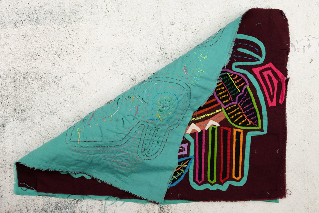 Birdie on a Perch Mola