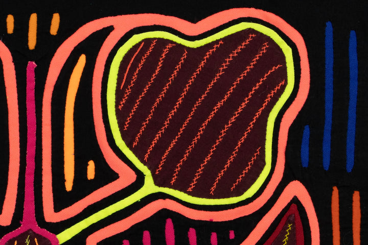 Optical Illusion Mola