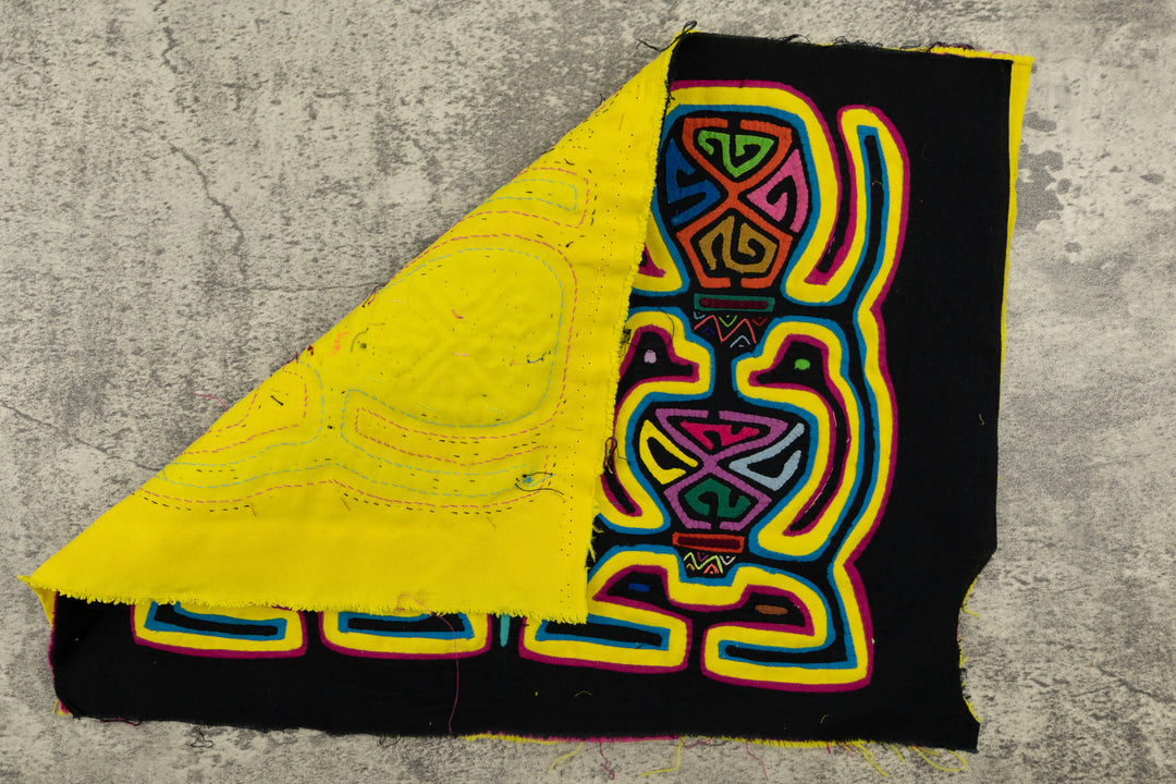 Pigeon Toed Cheerleader Mola