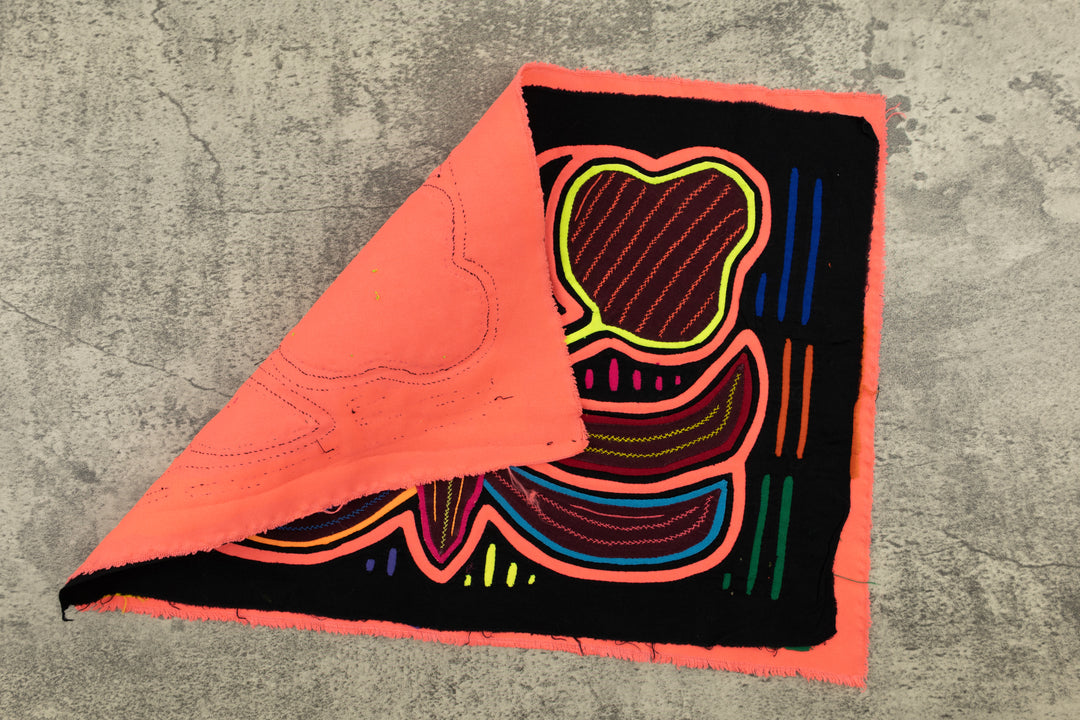 Optical Illusion Mola