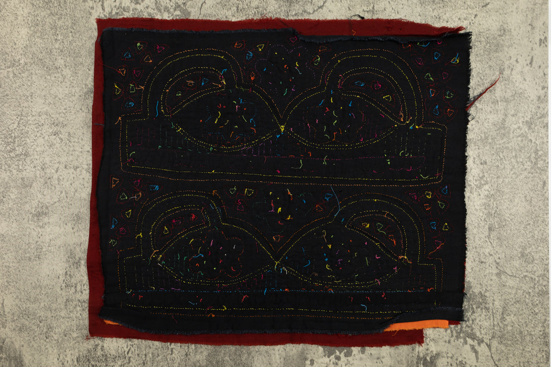 Drooping Daisies Mola