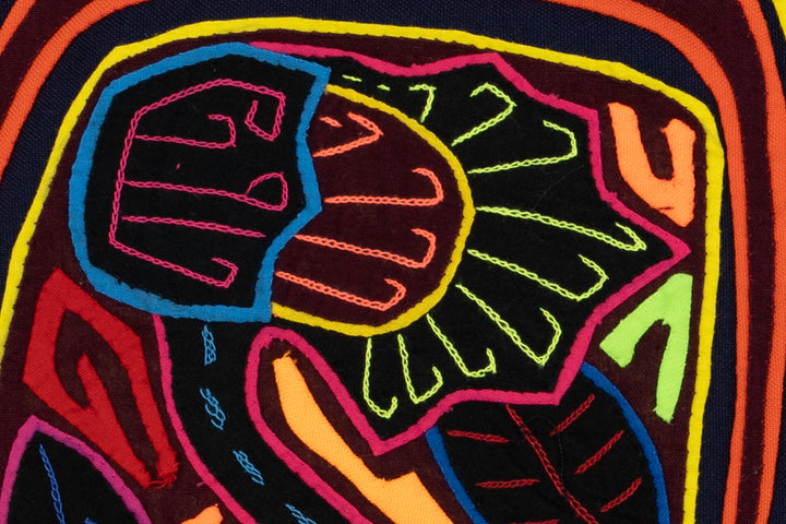 Goose in Bonnet Panama Mola