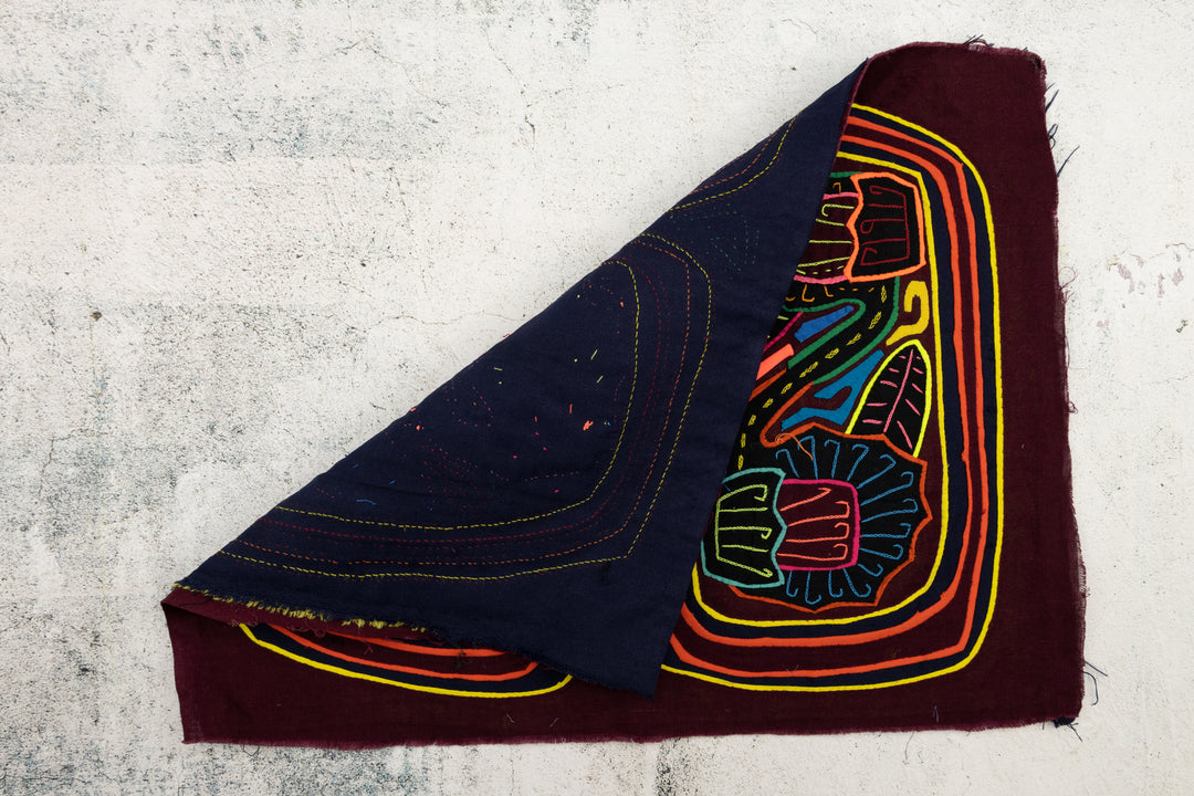 Goose in Bonnet Panama Mola