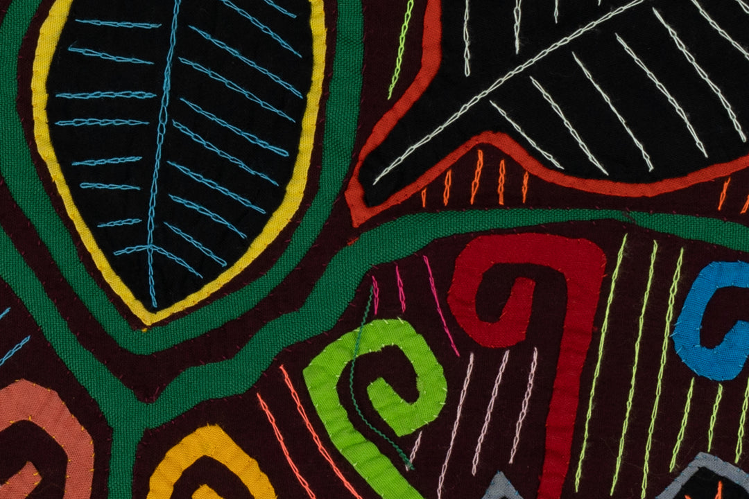 Optical Illusion Mola