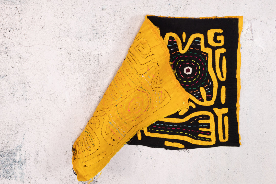 Golden Critters on the Run Mola