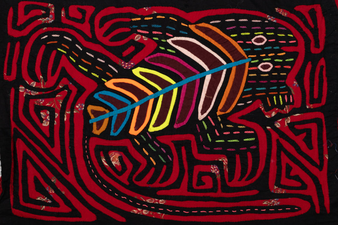 Red Black Weird Iguana Lizard Reptile Mola