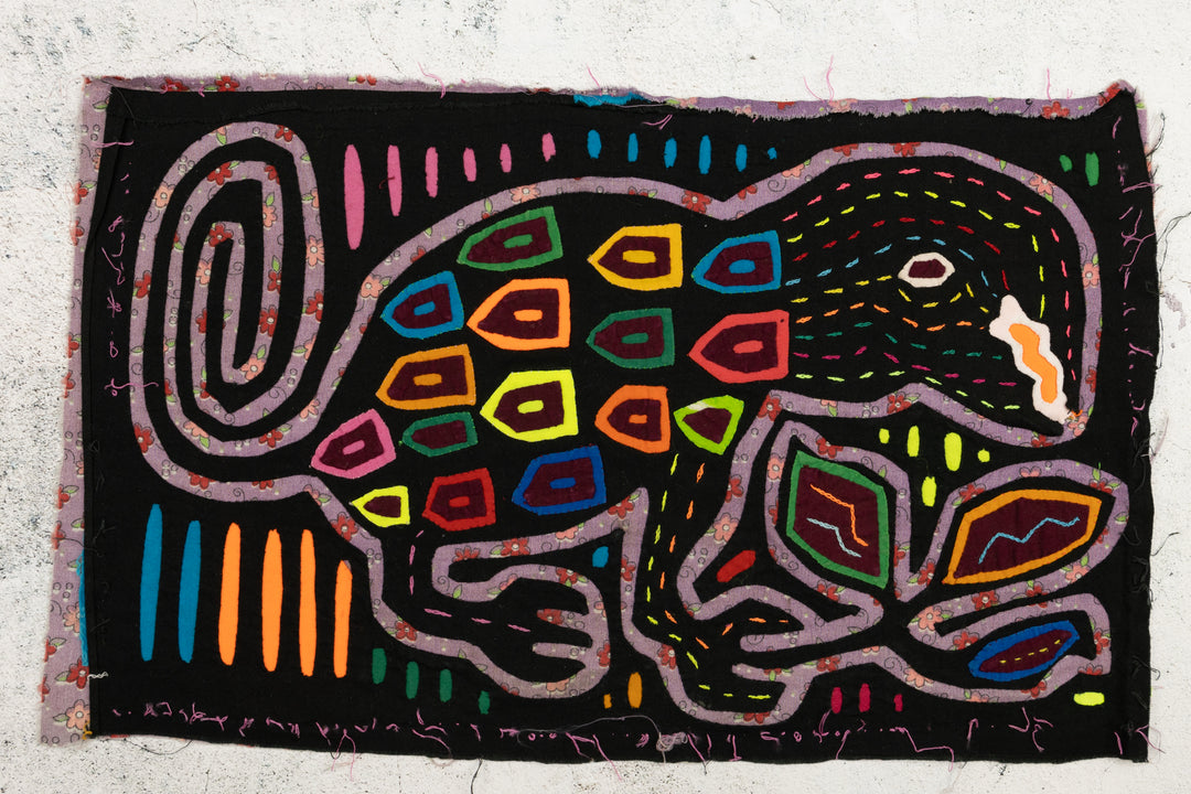 Vintage Gecko Purple Background Material Mola