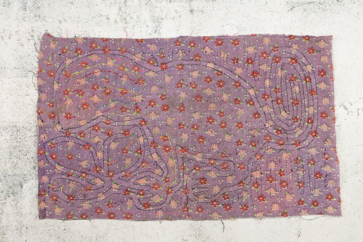 Vintage Gecko Purple Background Material Mola