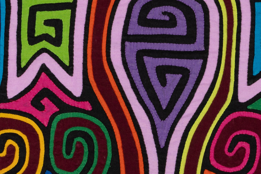 Mate Rainbow Beams in Vase Mola