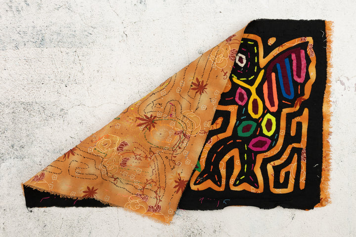 Vintage Dancing Angel Background Material Mola