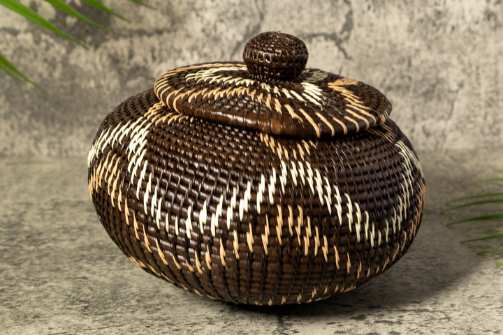 Brown Forest Dazzle Waves Woven Basket With Top