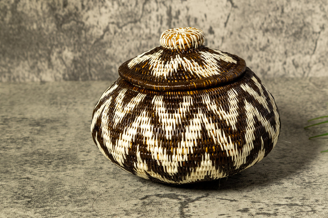 ZigZag Tropical Knot Basket With Top