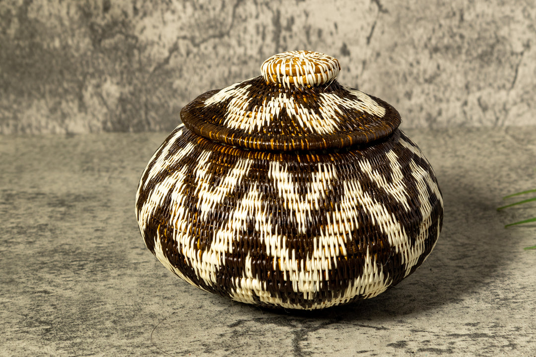 ZigZag Tropical Knot Basket With Top