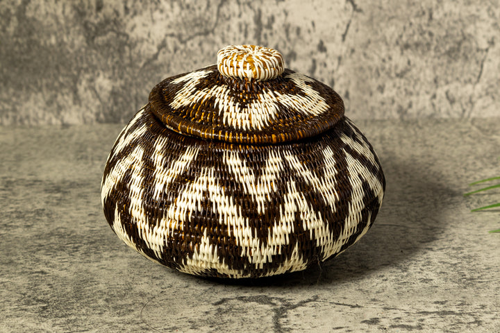 ZigZag Tropical Knot Basket With Top