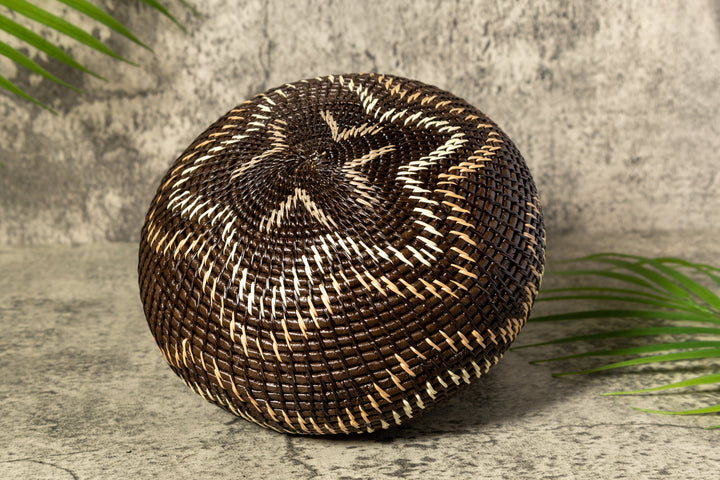 Brown Forest Dazzle Waves Woven Basket With Top