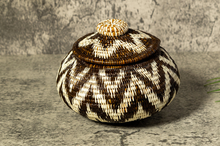 ZigZag Tropical Knot Basket With Top