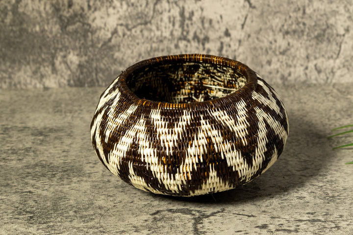 ZigZag Tropical Knot Basket With Top