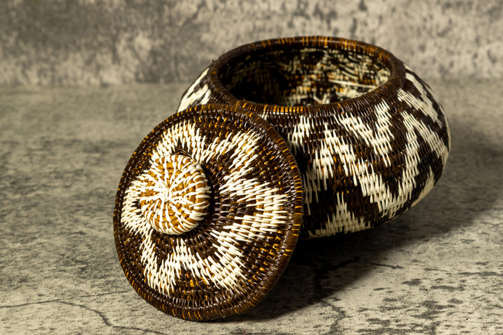 ZigZag Tropical Knot Basket With Top