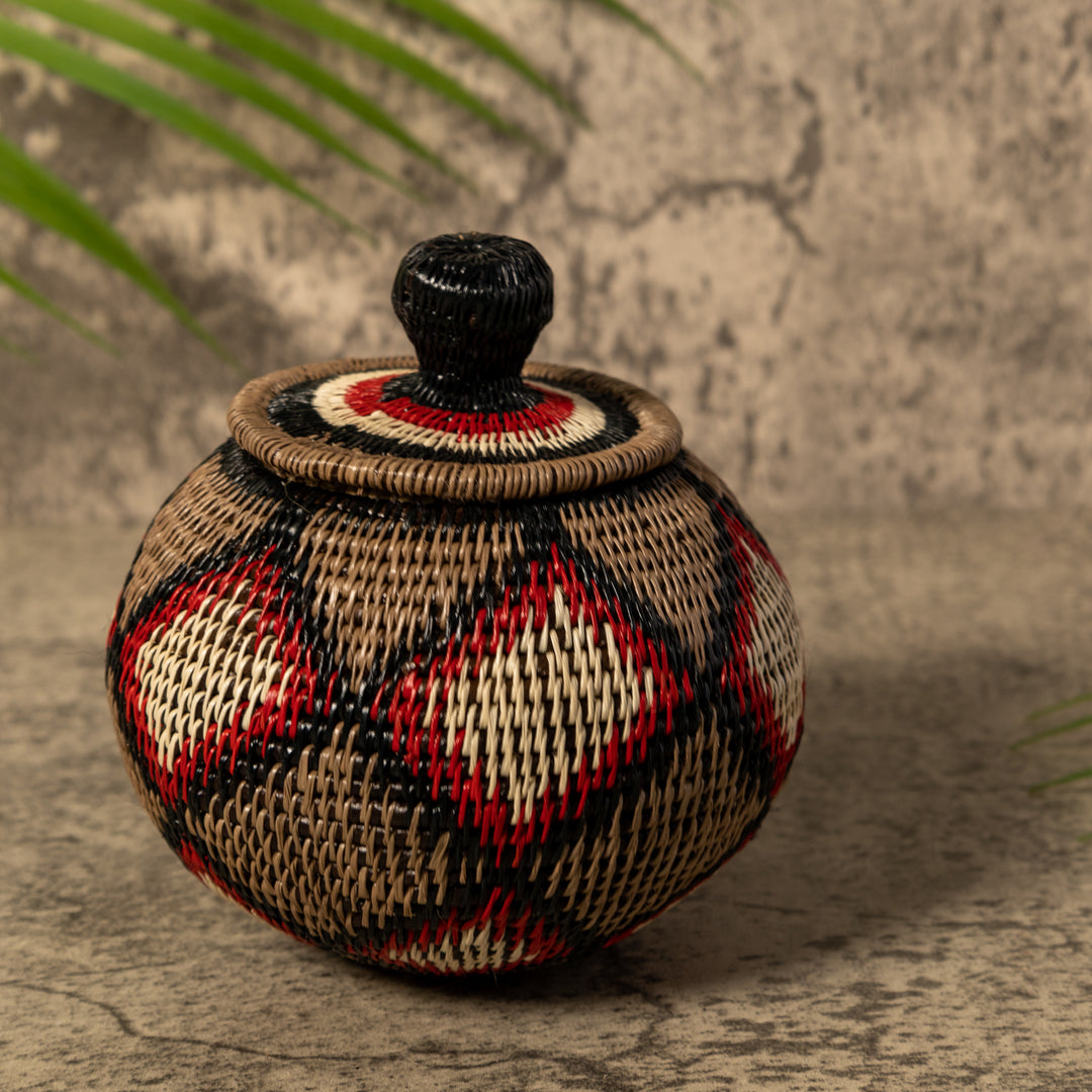 Diamond Design Rainforest Basket With Top