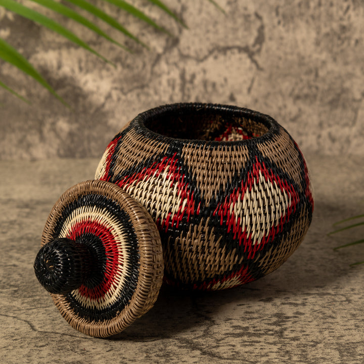 Diamond Design Rainforest Basket With Top