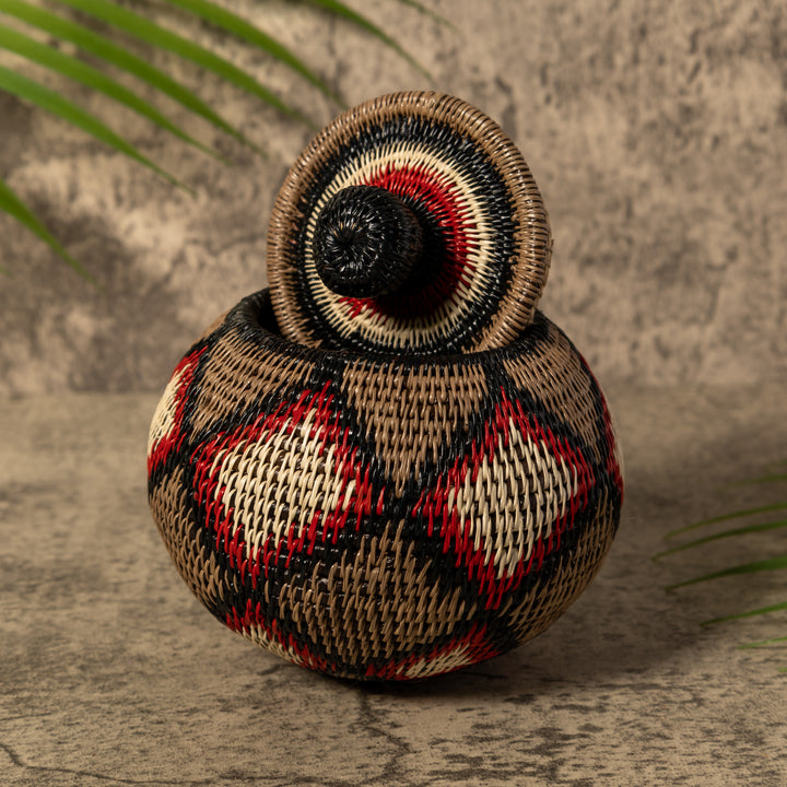 Diamond Design Rainforest Basket With Top