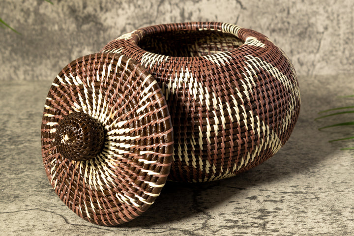 Brown Fish Net Woven Basket With Top